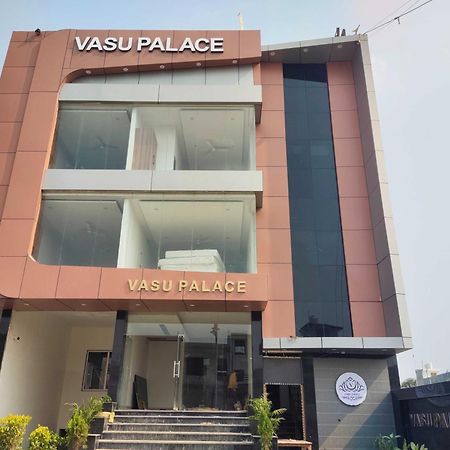 Hotel O Vasu Palace Ayodhya Exterior photo